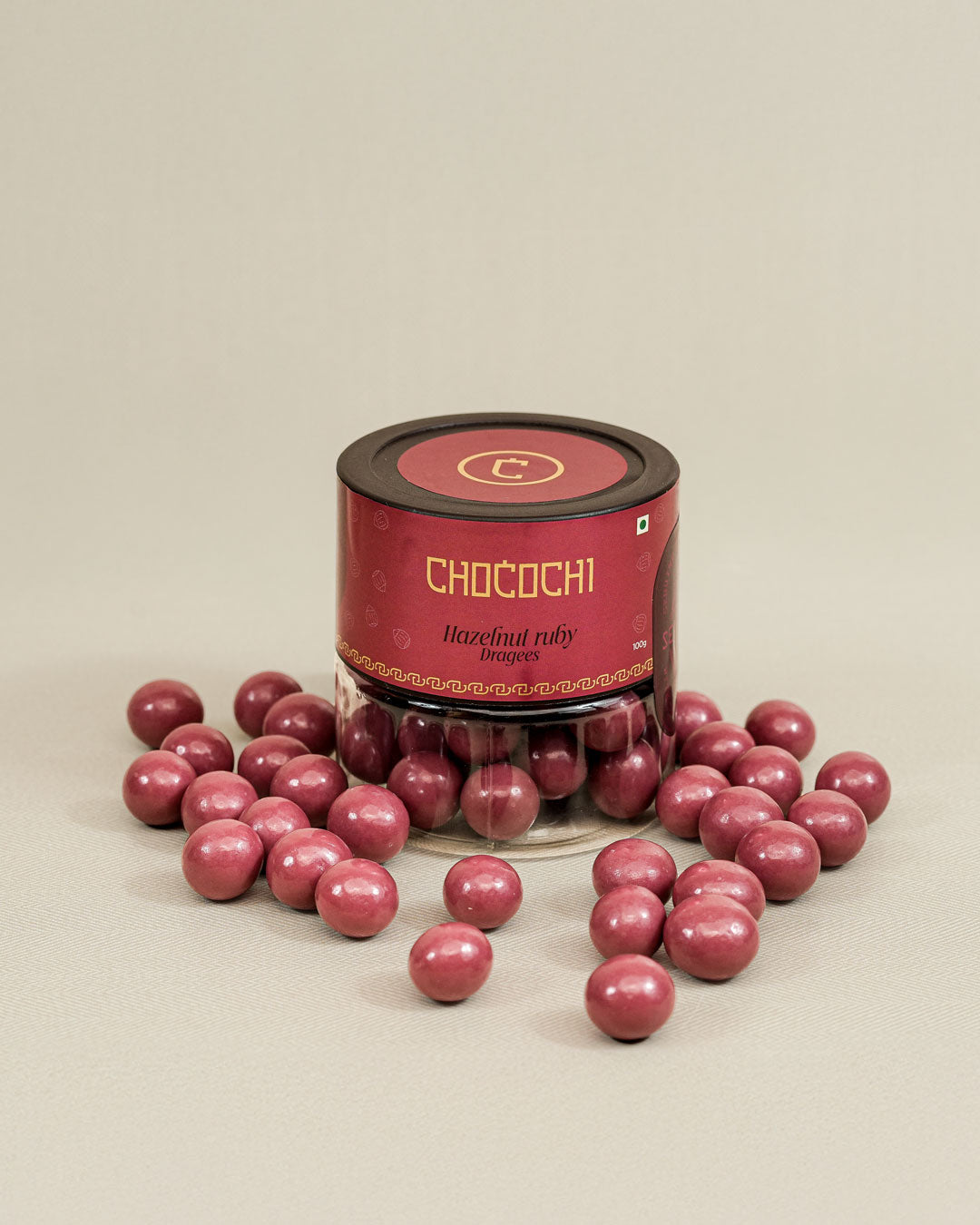 Hazelnut ruby dragees 34%
