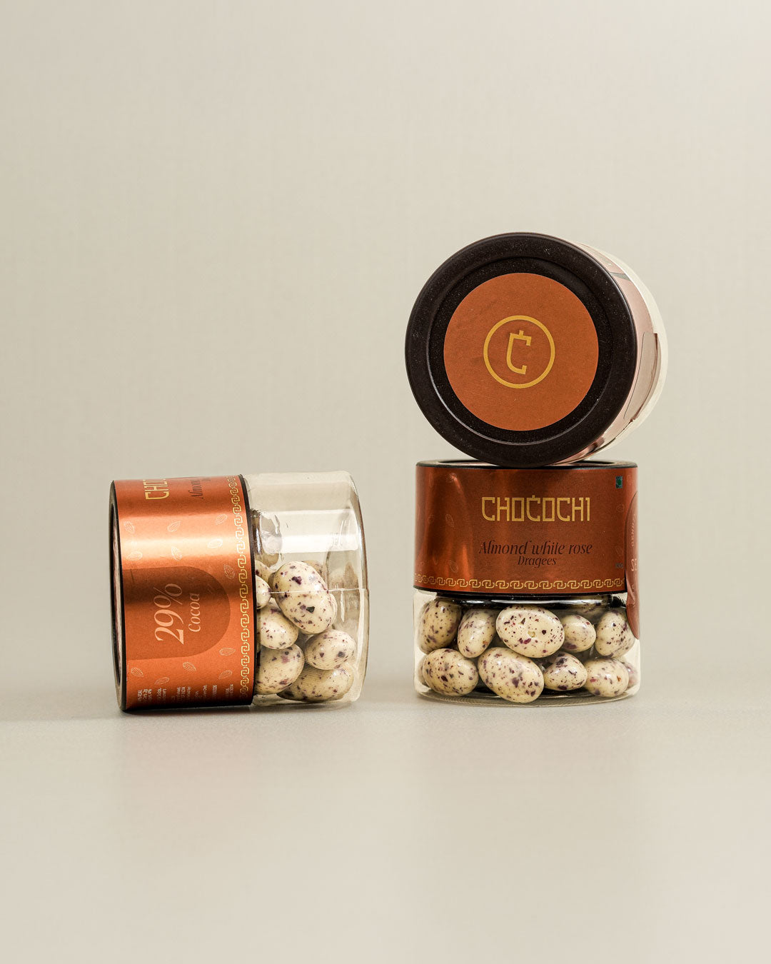 Almond white rose dragees 29%
