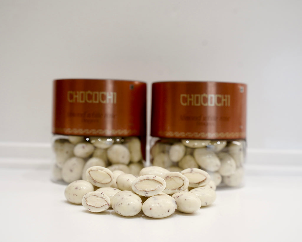 Almond White Rose Dragees 29%